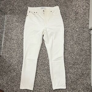 Skinny high rise white A&F Jean